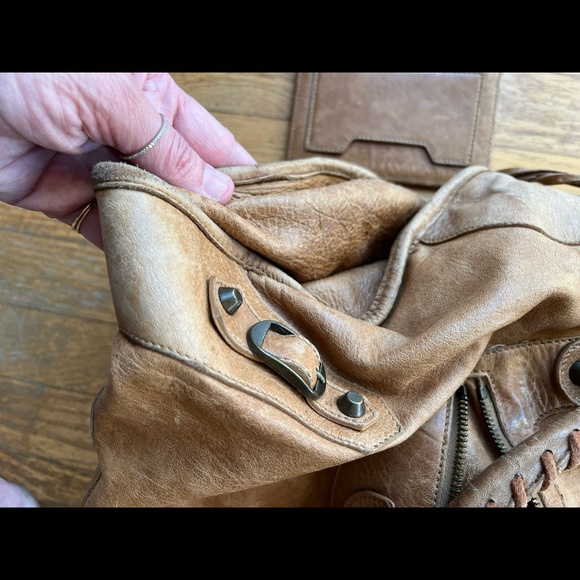 100%authentic Balanciaga Motorcycle bag. Large.Well loved in amazing condition. - Picture 6 of 14